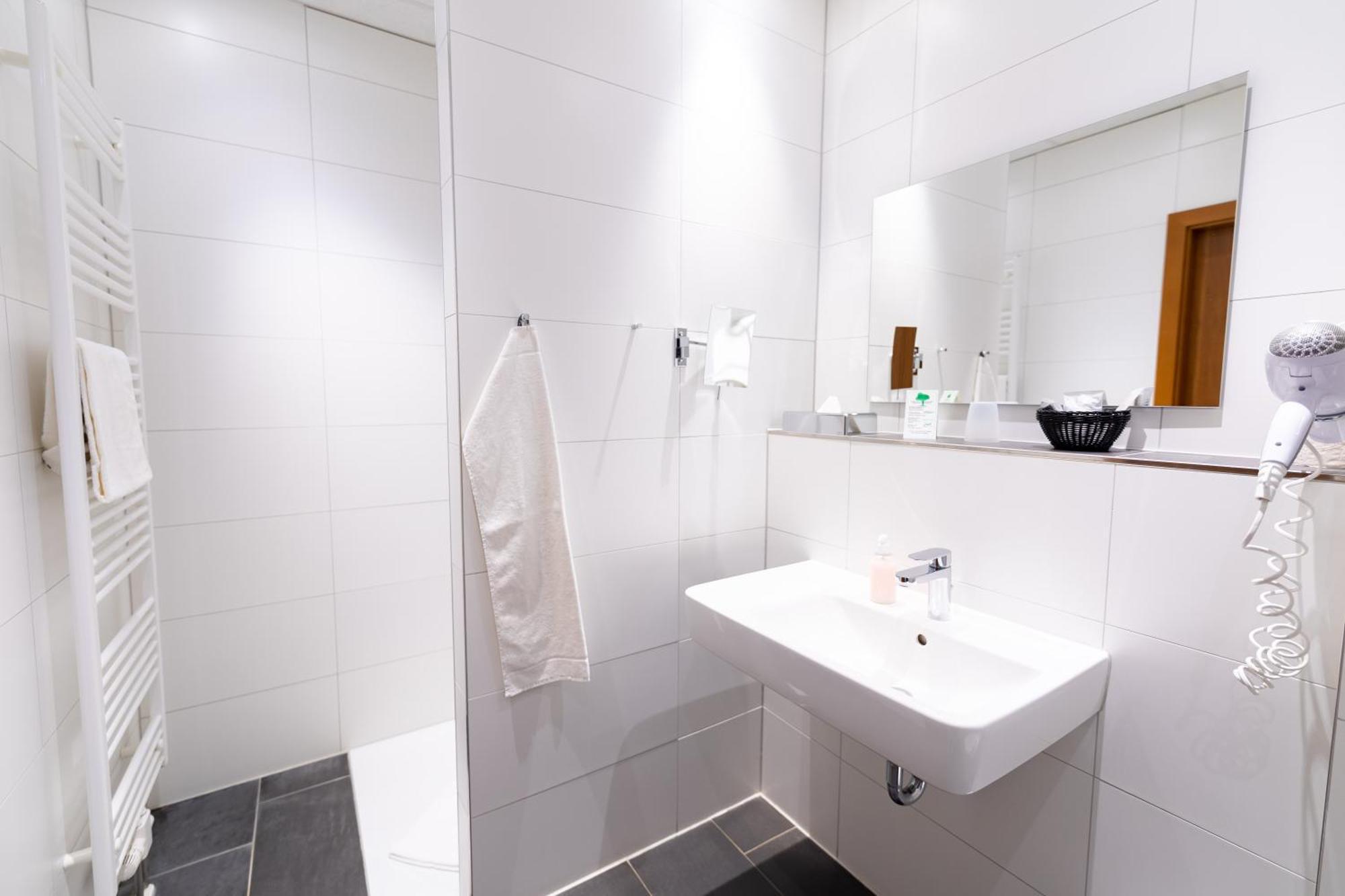 Hotel Darstein Altrip ภายนอก รูปภาพ